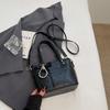 Bolsa Casual Simples Feminina Primavera 2025 Nova Moda Tendência Bolsa de Ombro Transversal Nicho Portátil Bolsa Balde