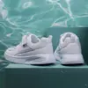Zapatos blancos para niños primavera y otoño nuevos transpirables cómodos suela suave ligeros para niños y niñas zapatillas deportivas blancas zapatos casuales