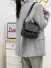 Bolso tejido a mano de cuero genuino bolso de hombro de piel de vaca de alta calidad bolso tipo flip simple versátil bolso de lujo ligero artístico