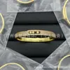Nova Pulseira Europeia e Americana com Cristais Incrustados para Mulheres, Totalmente em Cristal, Luxo Leve, Sensação de Alto Padrão, Retrô, Exquisite, Estilosa, Atacado
