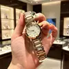 Nuevo Reloj de Cuarzo con Correa de Acero de Moda Calendario Venta al por Mayor para Mujer con Pedrería Nicho Lujo Ligero Personalizado Reloj para Estudiante Venta al por Mayor