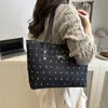 Bolsas Transfronteiriças Bolsas Femininas 2025 Novo Estilo Simples e Fashion Grande Capacidade Bolsa de Ombro com Laço Estilo Coreano Bolsa Tote Fresca