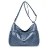 Bolsas de Exportação Transfronteiriças para Mulheres 2025 Nova Bolsa Transversal de Couro Macio para Mãe Grande Capacidade Multicamadas Simples para o Dia a Dia Bolsa de Ombro