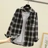 Camisa de cuadros estilo ins otoño estilo Hong Kong para hombre manga larga estilo coreano moderna guapa chaqueta casual camisa de pareja corte slim