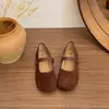 Sapatos Mary Jane Retrô Franceses para Mulheres, Novo Estilo de Verão, Uma Tira Vazados Casuais Versáteis Planos de Boca Rasa Estilo Birkenstock