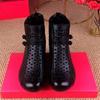 Botas Curtas Vazadas Estilo Novo Verão 2026, Sandálias de Salto Grosso, Sapatos Casuais Retrô de Solado Macio para Dança de Meia-Idade, Botas Leves de Meia-Salto com Tela