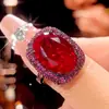 Joia Nova 2025 Zhuangshengsheng Base de Cobre Banhada a Ouro Coríndon Vermelho Sintético Ouro Negro Conjunto de Alta Gama Pedra Feminina 13*18