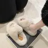 ¡Super grueso super~! Pantuflas mullidas de aumento de altura suave para mujer, se pueden usar afuera, forradas de felpa, suela gruesa, estilo ins, pantuflas de algodón de invierno, blanco, negro