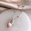 Collar de Perlas de Fresa Rosa Dulce, Cadena para Clavícula de Lujo Ligero Nicho de Gama Alta, Accesorio Versátil Dulce y Femenino