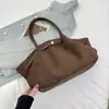 Bolsa de Hombro de Mano Esmerilada Nueva y Elegante Otoño 2026 Bolso Sencillo Retro Verde Debajo del Brazo Bolsa de Gran Capacidad para Viajes