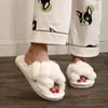 Fornecimento direto da fábrica novos sapatos de casa de pelúcia outono e inverno transfronteiriços sapatos cruzados chinelos quentes de quarto chinelos de algodão para senhoras