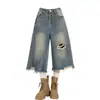 Jeans de perna reta com design rasgado de borda crua estilo americano para mulheres, novas calças cropped vintage desfiadas de verão