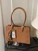 Bolsa de Mão Transfronteiriça Nova de Grande Capacidade, Bolsa de Moda Retrô, Nova Bolsa Tote de Ombro Simples e de Alta Qualidade na Moda