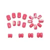 Unhas Vestíveis de Estilo Fresco e Energético, Peças de Unha Vermelho Rosa, Arte de Unha Estilo Curto com Margaridas Pequenas, Produtos Acabados de Arte de Unha Vestíveis Atacado