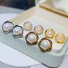 Modernos Aretes de Perlas de Agua Dulce Naturales Chapados en Oro con Diseño de Nicho y Sensación de Alta Gama, Populares en Xiaohongshu, Aretes de Botón Brillantes