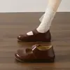 Sapatos Mary Jane Redondos de Couro Retro Femininos 2026 Outono Novo Estilosos Versáteis Sola Grossa Aumento Oculto de Altura Baixo Corte Sapatos de Salto