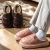 Pantuflas de algodón para hombre para otoño e invierno, uso en interiores en casa, impermeables, antideslizantes, cálidas, forradas de felpa, suela gruesa, adecuadas para usar en exteriores, venta al por mayor