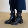 Nuevas botas Martin de moda 2026, versátiles para mujeres menudas, con suelas gruesas para aumentar la altura, cierre trasero, cordones, botines de tacón alto adelgazantes