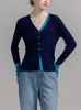Tejido de Punto Azul con Cuello en V, Abertura y Mangas Largas para Mujer 2025 Primavera Puntadas de Color Contrastante Ajustado Estilo Coreano Ropa de Trabajo