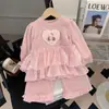 Conjunto de Ropa para Niñas para Primavera, Otoño e Invierno 2026 Nuevo Elegante Conjunto de Dos Piezas de Malla para Niñas Pequeñas y Niños Pequeños