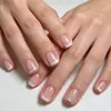 Artículo popular de comercio exterior: Uñas postizas estilo francés cortas cuadradas de 24 piezas en color rosa nude con bordes blancos y acabado suave con purpurina, al por mayor