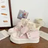 Tênis de cano alto rosa two-way para mulheres, fofo e peculiar, novo chic de nicho original primavera-verão 2026, sapatos de lona com sola grossa de bolinhas