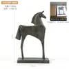 Escultura Decorativa Retro Europea de Caballo Vaca Arte Abstracto Adorno Animal de Resina Decoración para Hogar Restaurante Estantería Vestíbulo