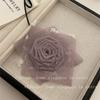 Broche de diseño de nicho con ramillete de rosas de tela seca, estilo retro francés, hecho a mano, elegante y a juego con cualquier celebridad.