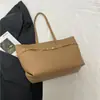 2025 Nueva Moda Otoño e Invierno Bolso de Hombro y Axila de Nicho de Alta Gama Bolso de Mensajero de Gran Capacidad Bolso Tote para Viajes de Negocios para Mujer
