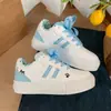 Zapatillas blancas estilo colegial para mujer, nuevas zapatillas deportivas casual de moda otoño 2026, mocasines estudiantiles de suela gruesa para aumentar la altura