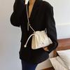 Bolsa de ombro nova bolsa de nicho chinesa plissada textura nuvem estilo nacional corrente de contas bolsa simples bolsa feminina atacado