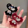 Atmósfera de Año Nuevo Accesorios Rojos para el Cabello para Otoño e Invierno Set de Terciopelo con Cristal Pinza Mediana para el Cabello Tipo Tiburón para Mujer