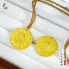 Colgante Exquisitamente Elaborado con Patrón Martillado en Oro Amarillo Chapado con Símbolos Tradicionales Chinos de la Fortuna, Estilo Vintage, Relieve Tridimensional, Chapado en Cobre, Nuevo Estilo Chino Collar para Mujer