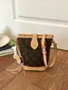 Bolsa Pequena Super Popular para Mulheres, Novo Modelo 2026, Design de Nicho, Bolsa de Celular Saco com Monograma, Toque de Luxo, Bolsa de Ombro Único Transversal
