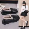 Zapatos de mujer de cuero suave, suela fina, colección de invierno 2026, mocasines peludos sin cordones, zapatos de algodón modernos y versátiles para mujer