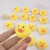 Pato amarillo pequeño para jugar en el agua música de apretar vinilo pato para jugar en el agua mini juguete de baño patito pequeño apretar llamada de sonido patito que hace sonido