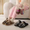 Chinelos de Chão de Algodão Xadrez Simples Femininos de Inverno Novos para Casa Quentes Confortáveis Masculinos Outono/Inverno
