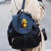 Novo Pingente de Mochila de Pato Amarelo Fofo de Acrílico Pingente de Decoração de Espelho Retrovisor de Carro Plano Transfronteiriço