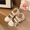Sapatos femininos Mary Jane estilo balé, novo outono 2026, populares, casuais, versáteis, salto grosso, que aumentam a altura, sapatos de couro para mulheres