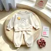 Conjunto de Menina para Primavera e Outono Moletom com Capuz de Mangas Compridas de Coelho de Desenho Animado Calças de Moletom com Estrelas 3D Conjunto Casual de Duas Peças para Bebê Tendência
