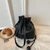 Bolsa de Suerte con Cordón Estilo Coreano Transfronteriza al por Mayor 2026 Primavera Nueva Moda Tendencia Bolsa Nube Bolso Cubo de Hombro Cruzado