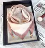 Bufanda Cuadrada Cálida de Nuevo Estilo 2024 con Hebilla Magnética, Bufanda Triangular de Seda, Bufanda de Algodón para Mujer, Bufanda Elegante para Cuello para Primavera, Otoño e Invierno, Versátil y Elegante