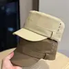 Sombrero ecuestre negro de ala plana estilo retro británico para mujer, nueva moda, temperamento artístico, circunferencia de cabeza grande, boina pico de pato, moderno