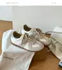 Zapatillas de entrenamiento retro alemanas de cuero genuino para mujer, nuevo modelo 2026, de caña baja, cordones poco profundos, zapatillas planas, zapatillas Forrest Gump, zapatillas de tabla