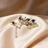 Pasador Dorado Retro Estilo Francés con Borla de Hoja y Flor, Moda de Lujo Ligero, Diseño de Nicho, Accesorio para el Cabello de Gama Alta Exquisito y Versátil