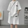 Verão 2026 Novo Conjunto Esportivo Casual Solto Estilo Coreano Masculino Manga Curta Shorts Estilo Hong Kong Tendência Cor Sólida Casal