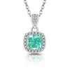 Collar de Gema de Color Brillante con Diamante de Alto Carbono Corte Princesa para Mujer, Venta Caliente Transfronteriza Europea y Americana, Colgante de Corte Flor de Hielo Moderno y Simple para Mujer