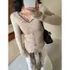 Novo em 20.08: Top de malha INSS feminino de abotoamento simples com decote V em renda, estilo puro e sedutor, mangas compridas, 5799