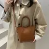 2025 Bolsa Feminina Bolsa Tote Nova de Aparência Sofisticada Estilo Coreano Grande Capacidade Acessível Luxo Estilo Estrangeiro Quadrada Versátil Bolsa de Ombro Bolsa Transversal