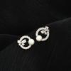 Novo Estilo de Outono Micro cravejado com zircônia brincos de tarraxa elegantes femininos agulha de prata S925 design exclusivo brincos de borboleta brincos de pérola